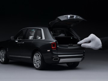  Rolls-Royce Cullinan w skali 1:8 &ndash; Jak prawdziwy